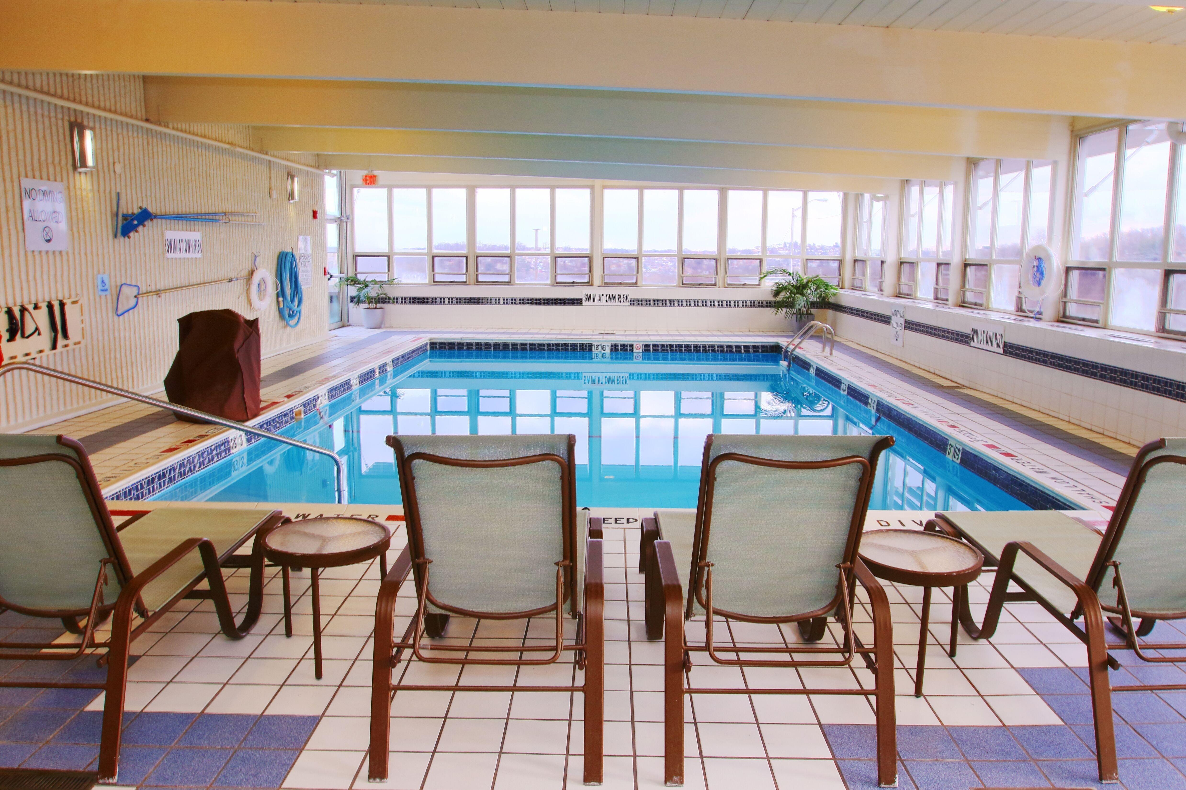 Holiday Inn Express Pittsburgh West - Greentree, An Ihg Hotel Crafton Extérieur photo