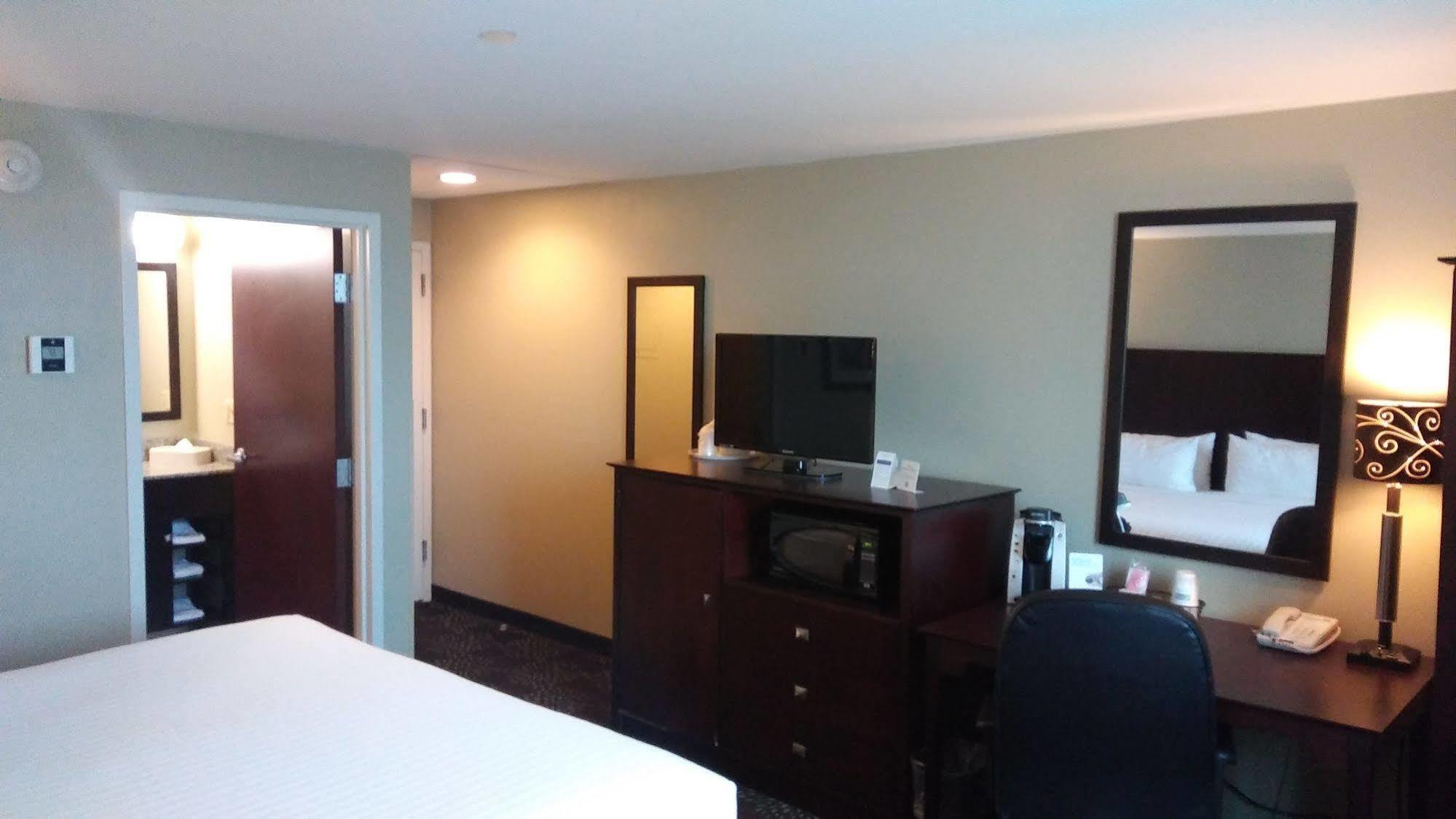 Holiday Inn Express Pittsburgh West - Greentree, An Ihg Hotel Crafton Extérieur photo